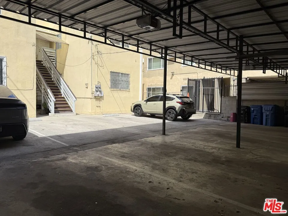 832 S Catalina Street Los Angeles, CA 90005