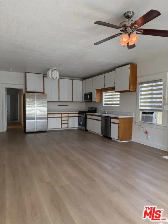 832 S Catalina Street Los Angeles, CA 90005
