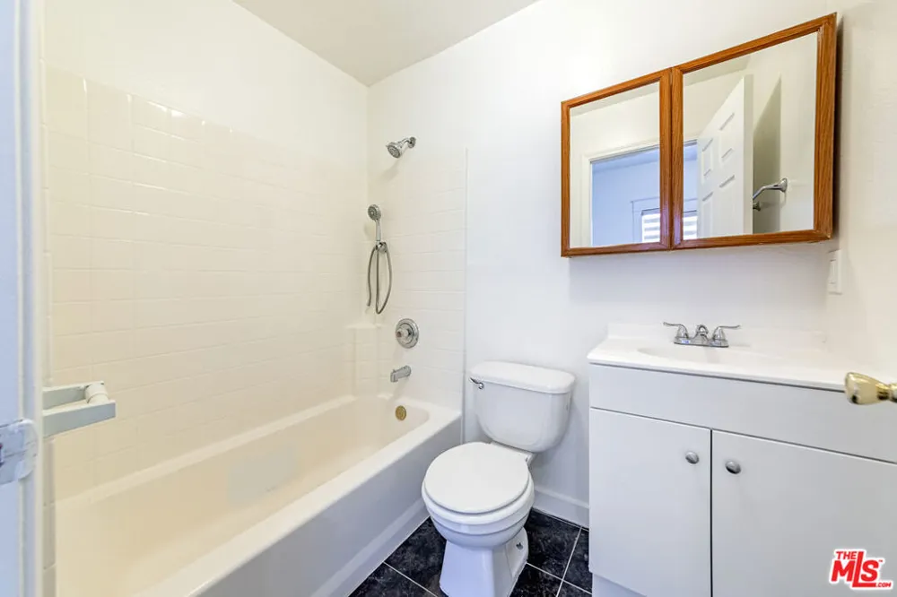 832 S Catalina Street Los Angeles, CA 90005