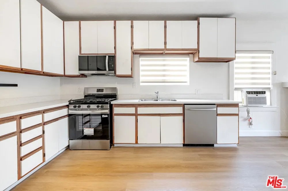 832 S Catalina Street Los Angeles, CA 90005