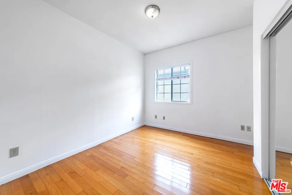 832 S Catalina Street Los Angeles, CA 90005