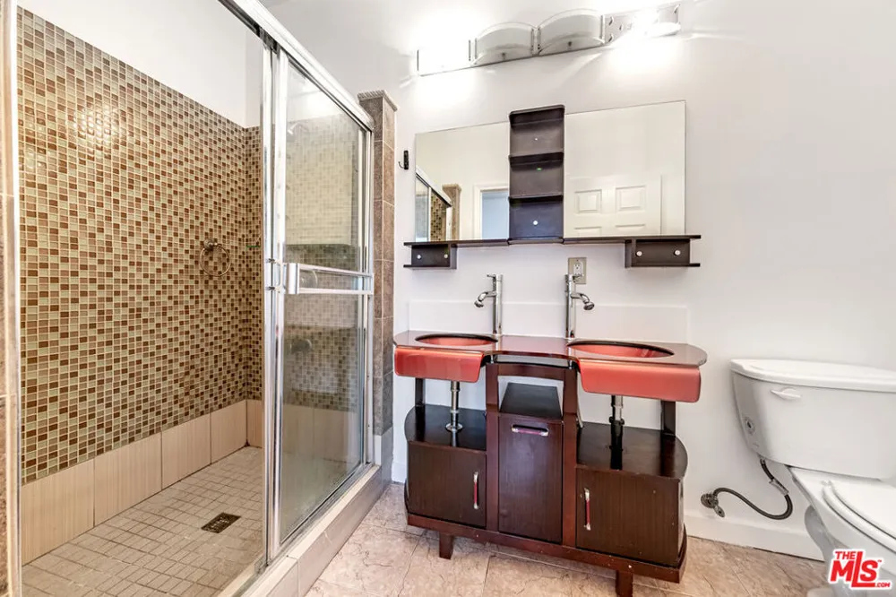 832 S Catalina Street Los Angeles, CA 90005