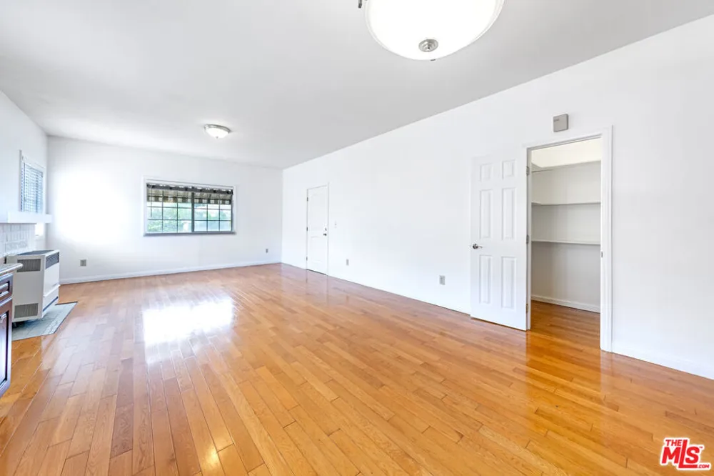832 S Catalina Street Los Angeles, CA 90005
