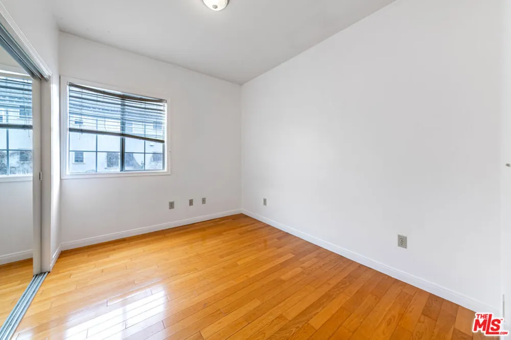 832 S Catalina Street Los Angeles, CA 90005