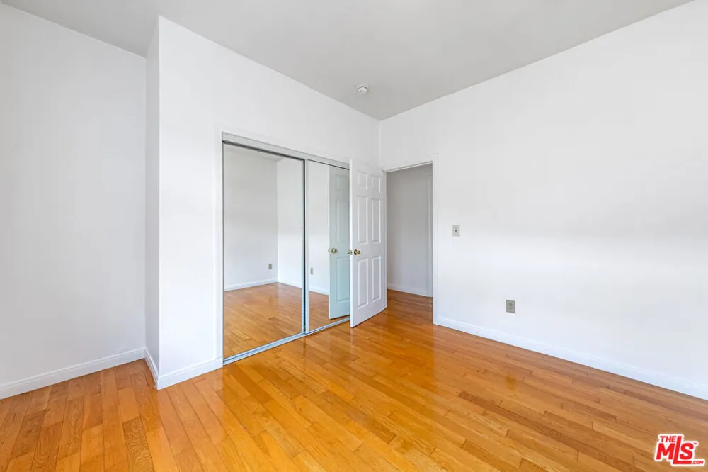 832 S Catalina Street Los Angeles, CA 90005