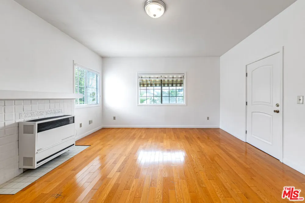 832 S Catalina Street Los Angeles, CA 90005