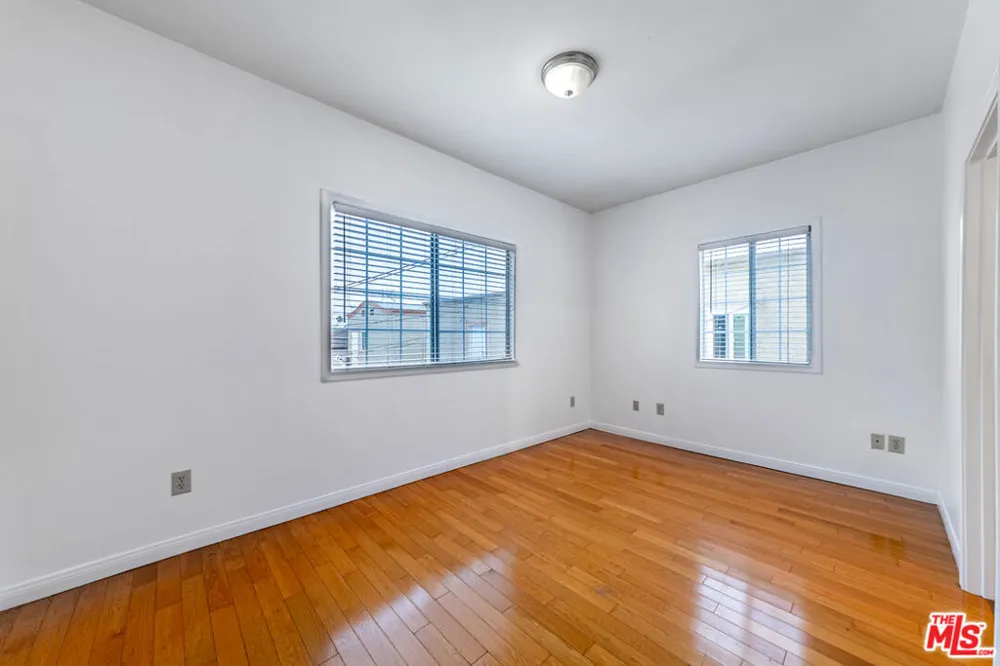 832 S Catalina Street Los Angeles, CA 90005
