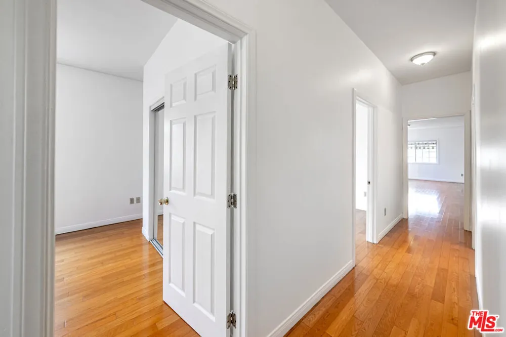 832 S Catalina Street Los Angeles, CA 90005