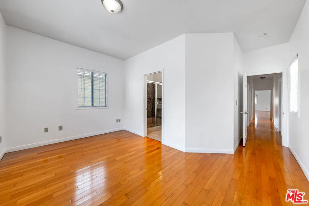 832 S Catalina Street Los Angeles, CA 90005