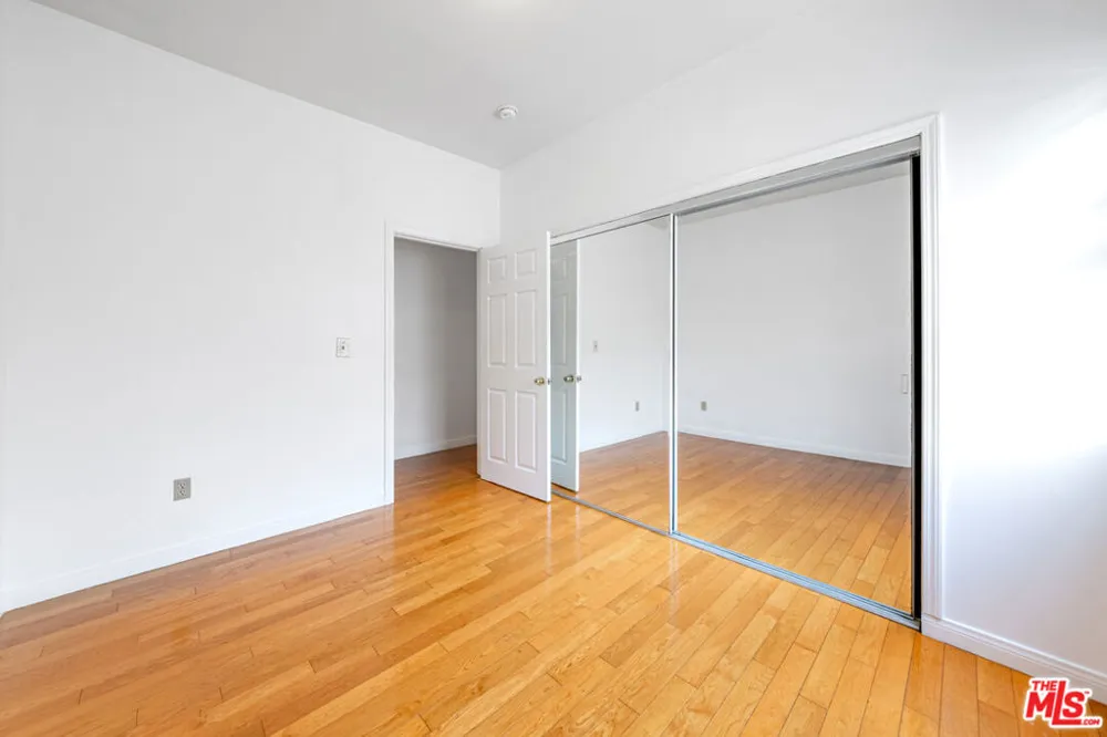 832 S Catalina Street Los Angeles, CA 90005