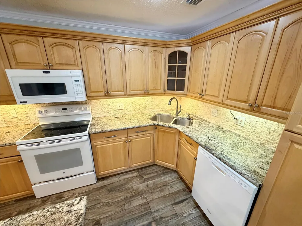 6322 OAK SQUARE E Lakeland, FL 33813