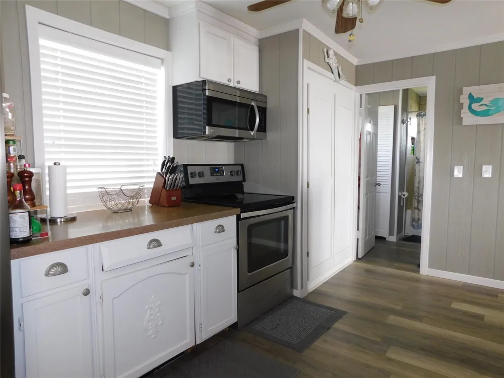 739 Marshall Johnson S Port Lavaca, TX 77979