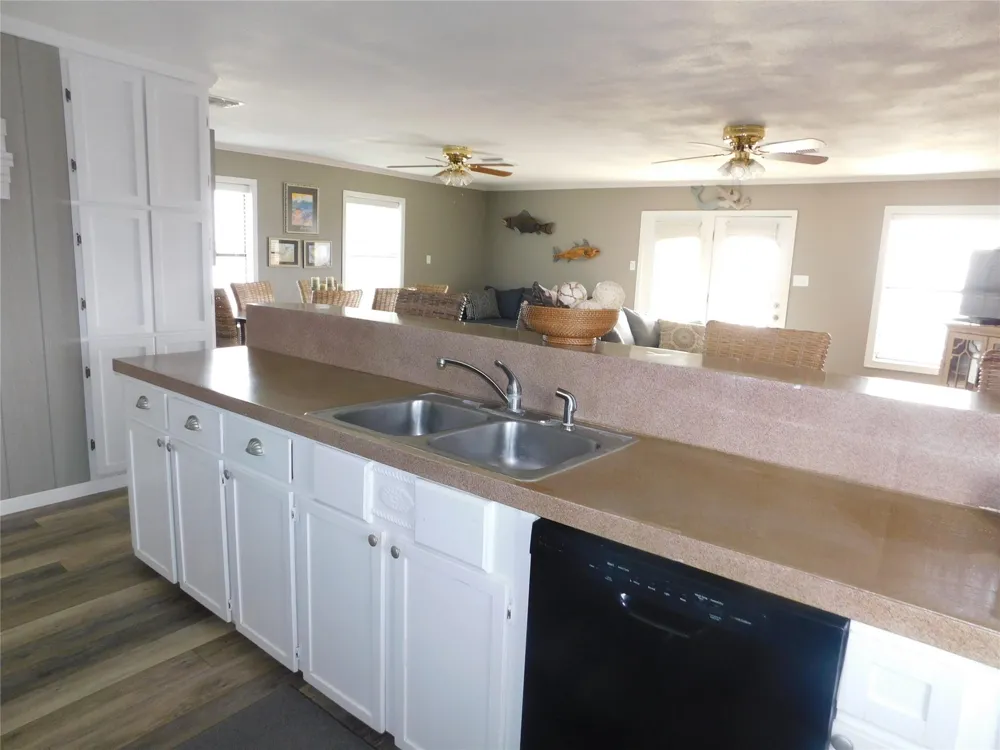 739 Marshall Johnson S Port Lavaca, TX 77979