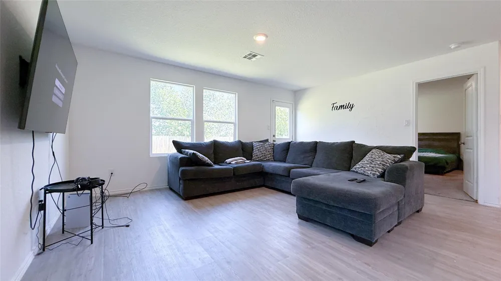6735 Carlton Crest San Antonio, TX 78253