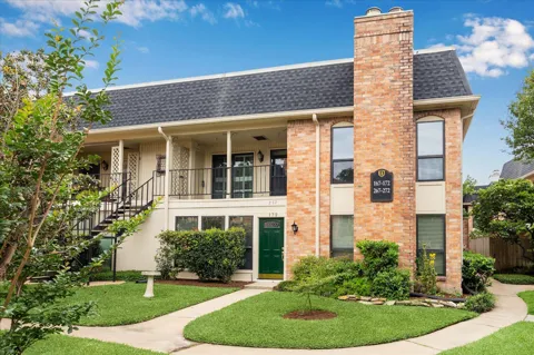 1601 S Shepherd Drive #272