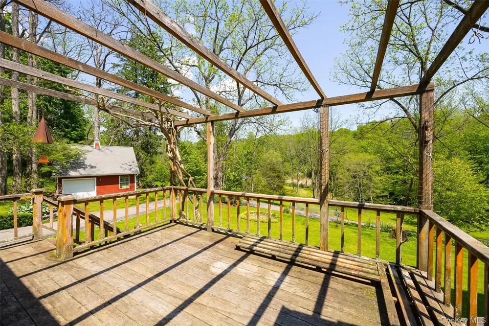 212 Pleasant Ridge Road Poughquag, NY 12570