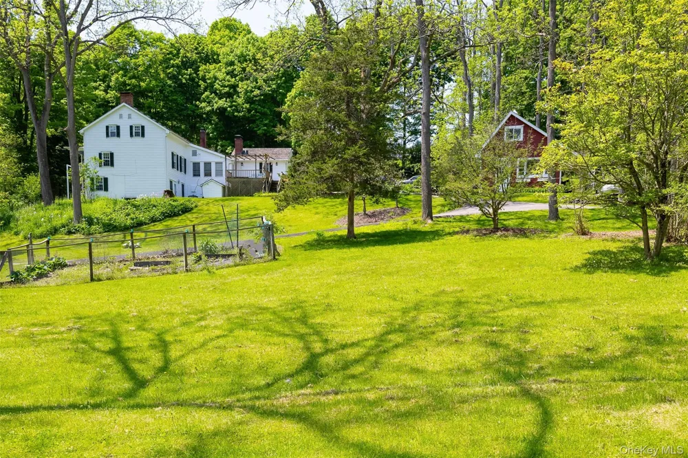 212 Pleasant Ridge Road Poughquag, NY 12570
