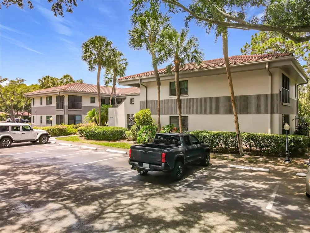 2650 COUNTRYSIDE BOULEVARD #E103 Clearwater, FL 33761