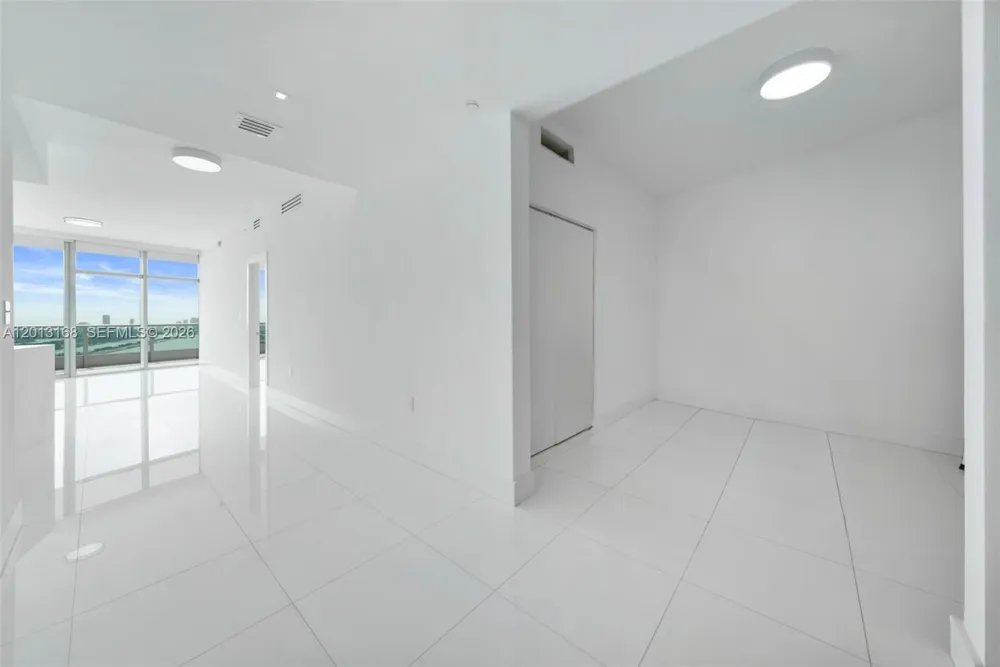 900 Biscayne Blvd #4006 Miami, FL 33132