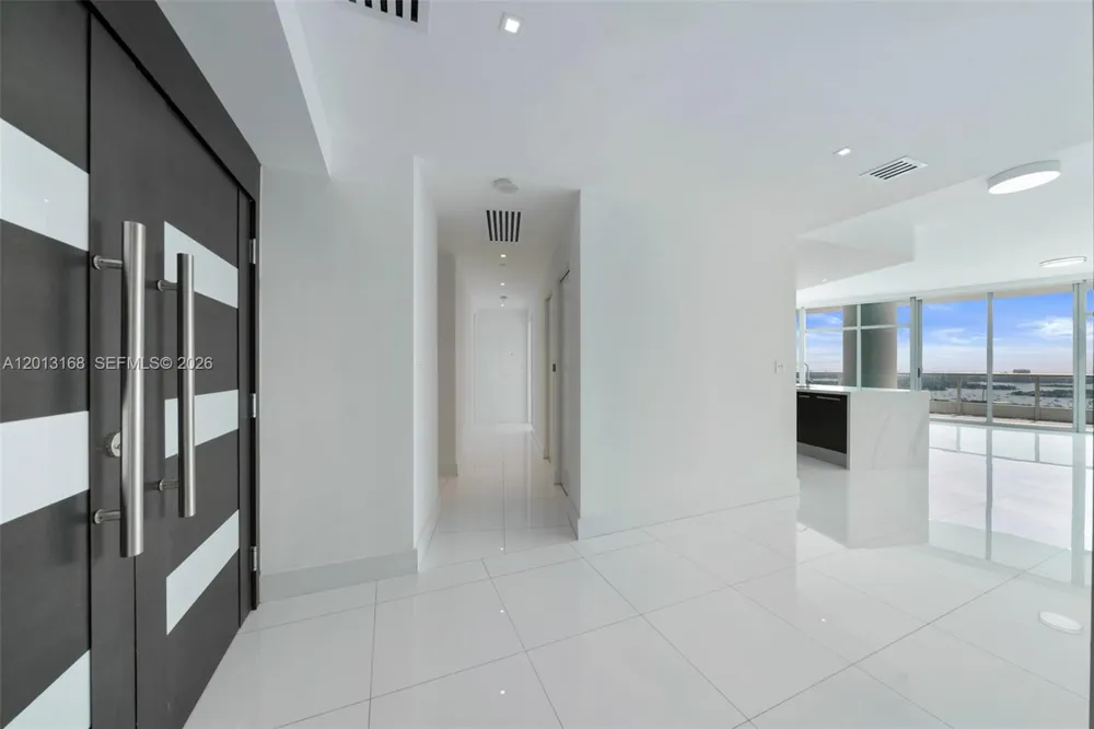 900 Biscayne Blvd #4006 Miami, FL 33132