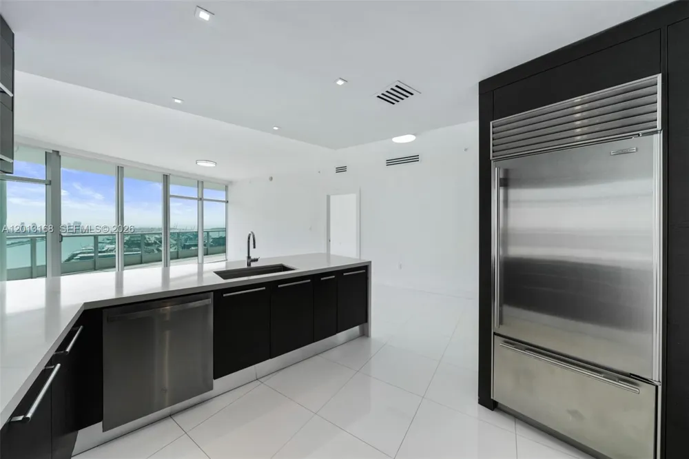 900 Biscayne Blvd #4006 Miami, FL 33132
