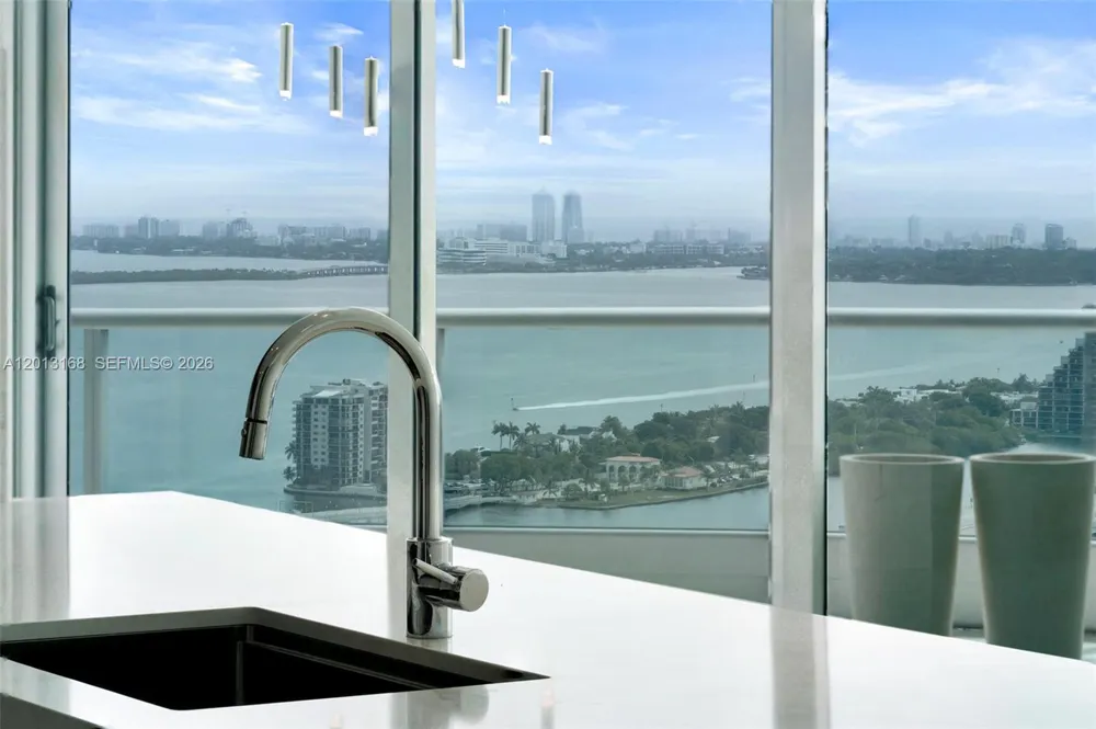 900 Biscayne Blvd #4006 Miami, FL 33132