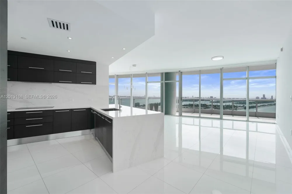 900 Biscayne Blvd #4006 Miami, FL 33132