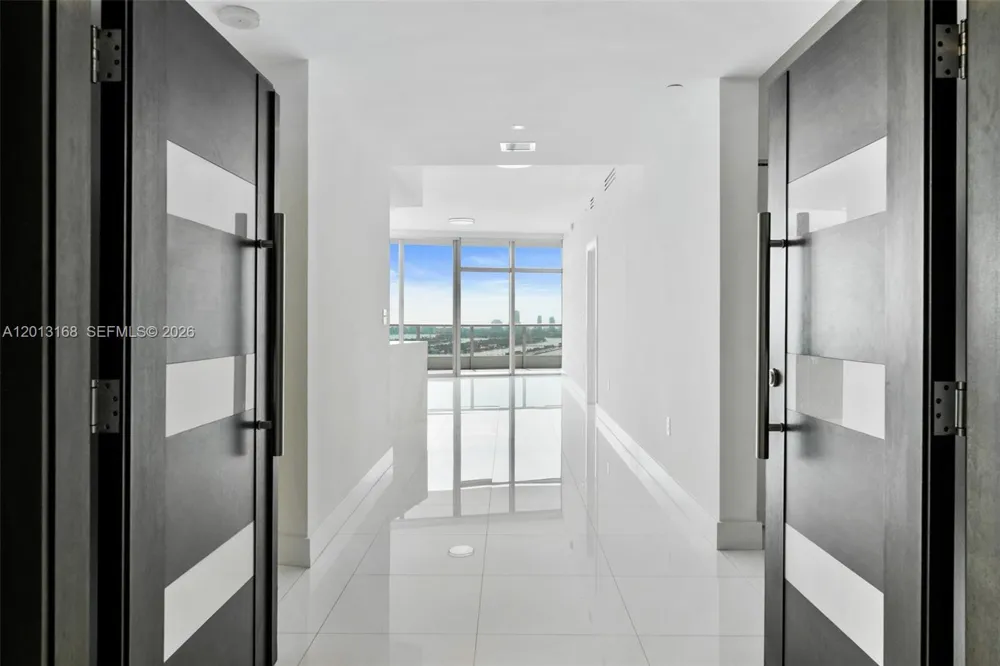 900 Biscayne Blvd #4006 Miami, FL 33132