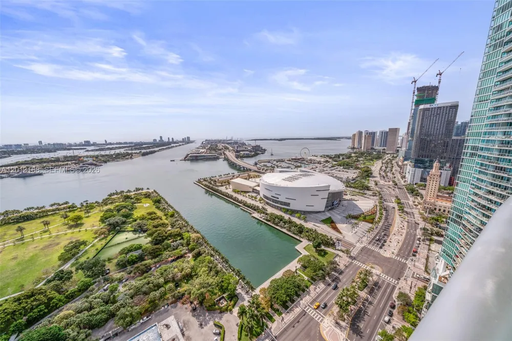 900 Biscayne Blvd #4006 Miami, FL 33132