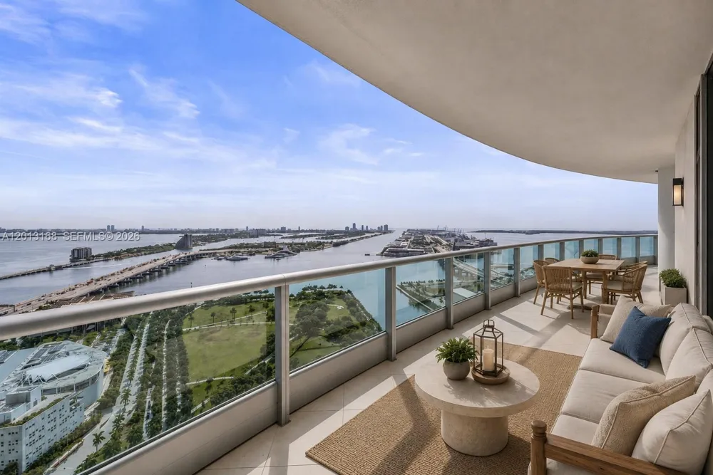 900 Biscayne Blvd #4006 Miami, FL 33132