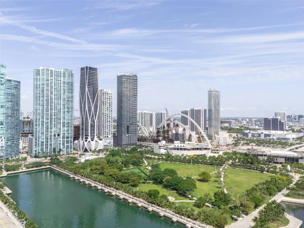900 Biscayne Blvd #4006 Miami, FL 33132