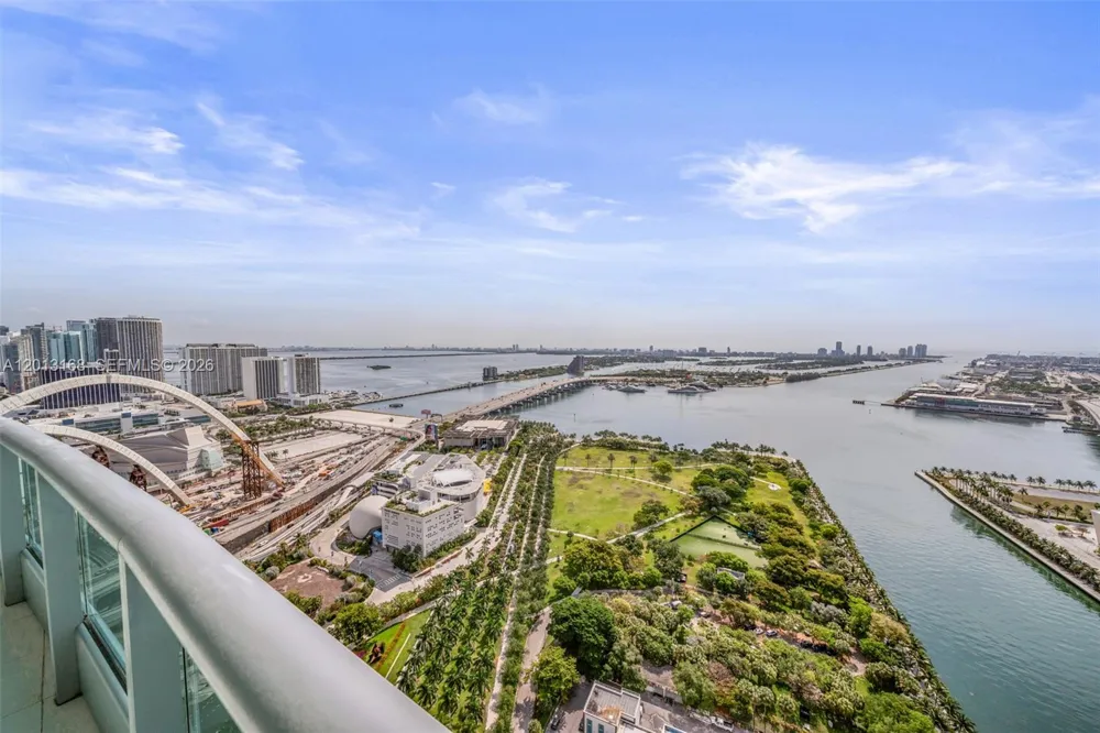 900 Biscayne Blvd #4006 Miami, FL 33132
