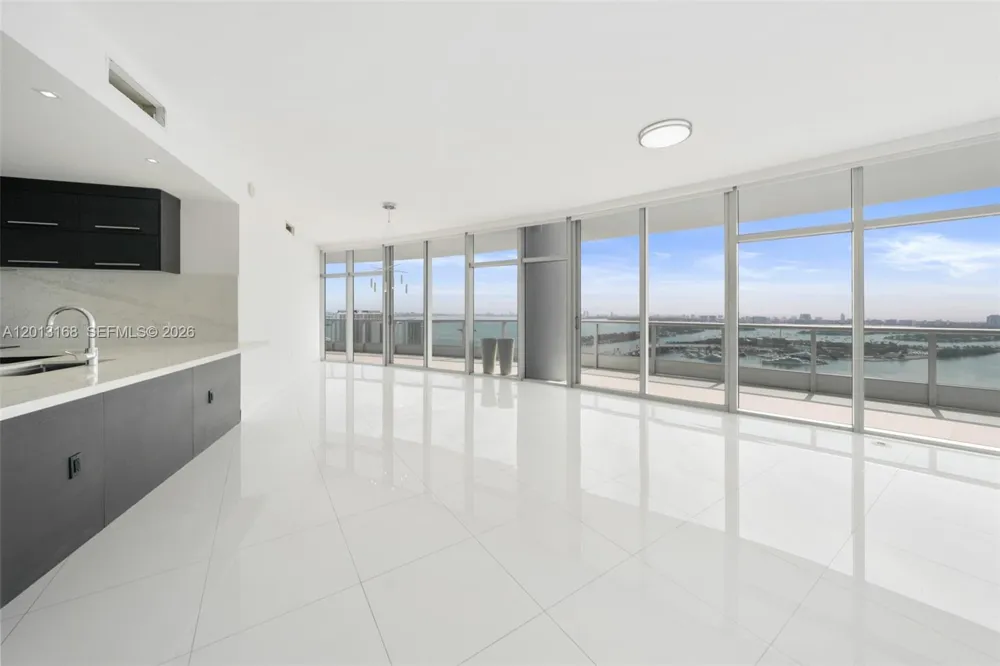 900 Biscayne Blvd #4006 Miami, FL 33132