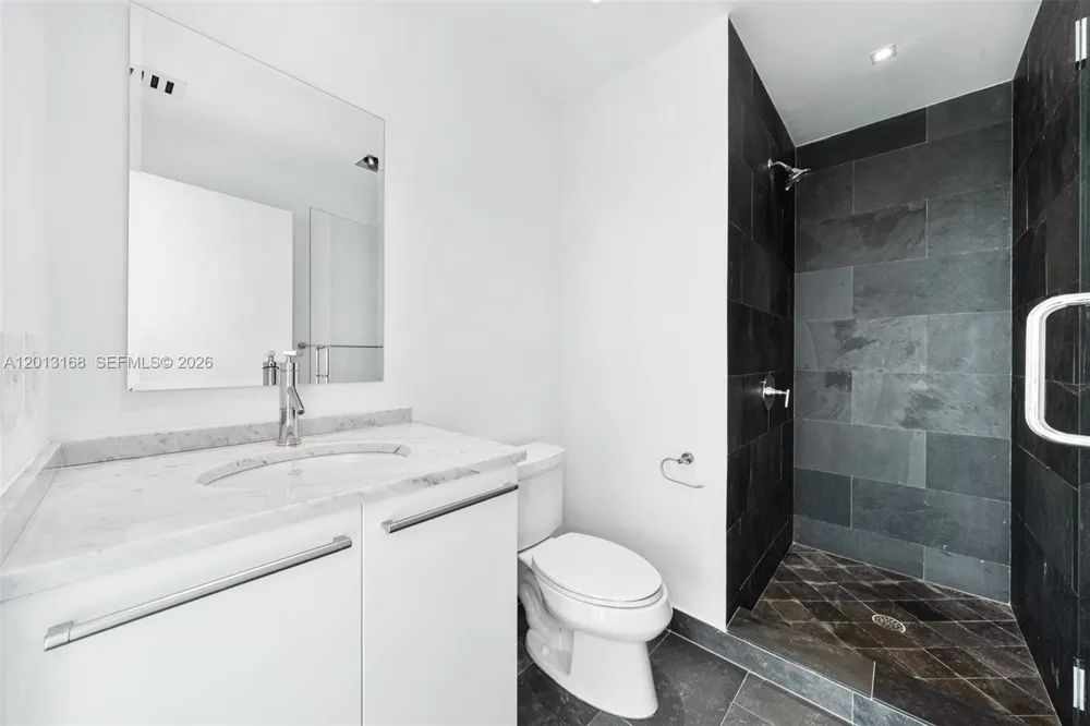 900 Biscayne Blvd #4006 Miami, FL 33132