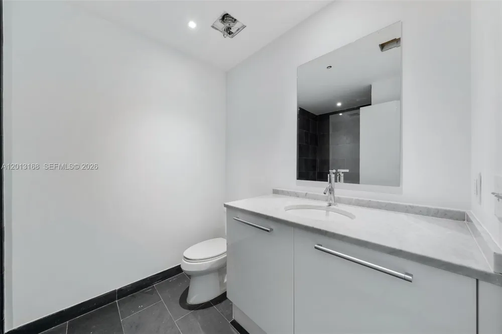 900 Biscayne Blvd #4006 Miami, FL 33132