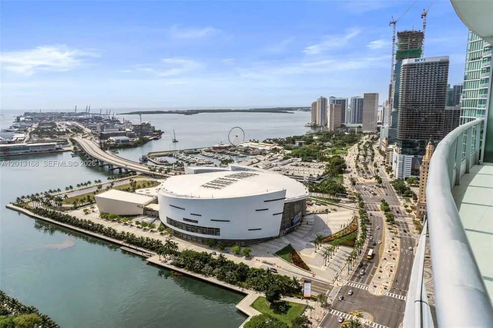 900 Biscayne Blvd #4006 Miami, FL 33132