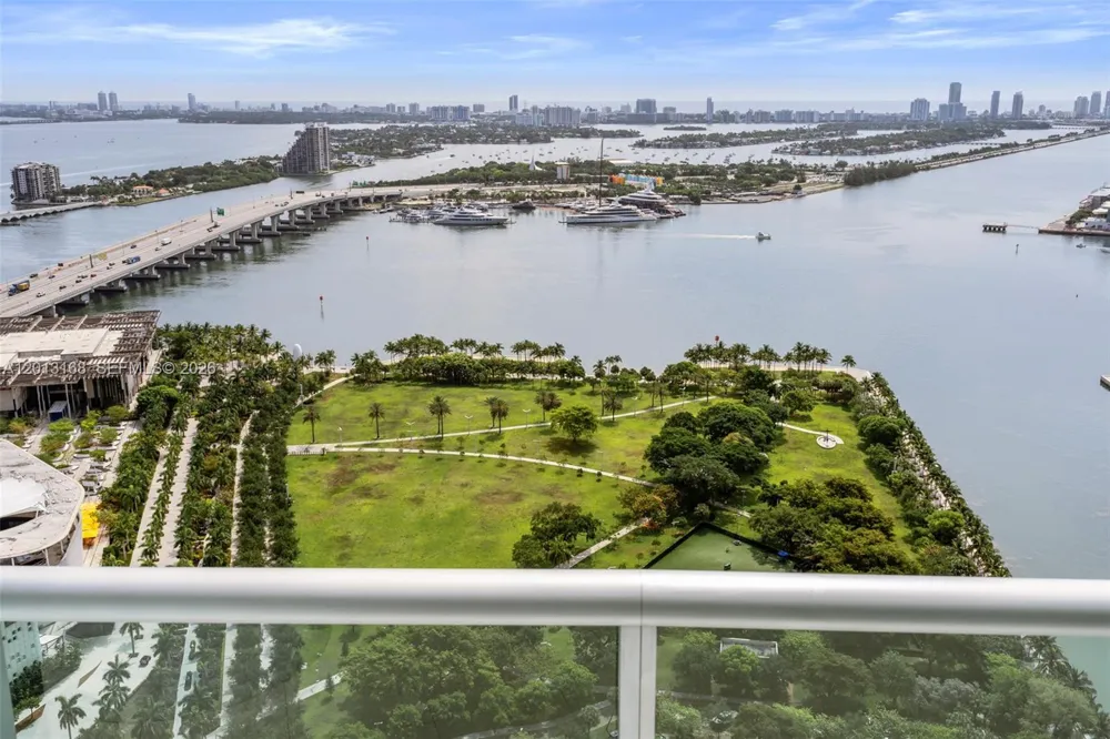 900 Biscayne Blvd #4006 Miami, FL 33132