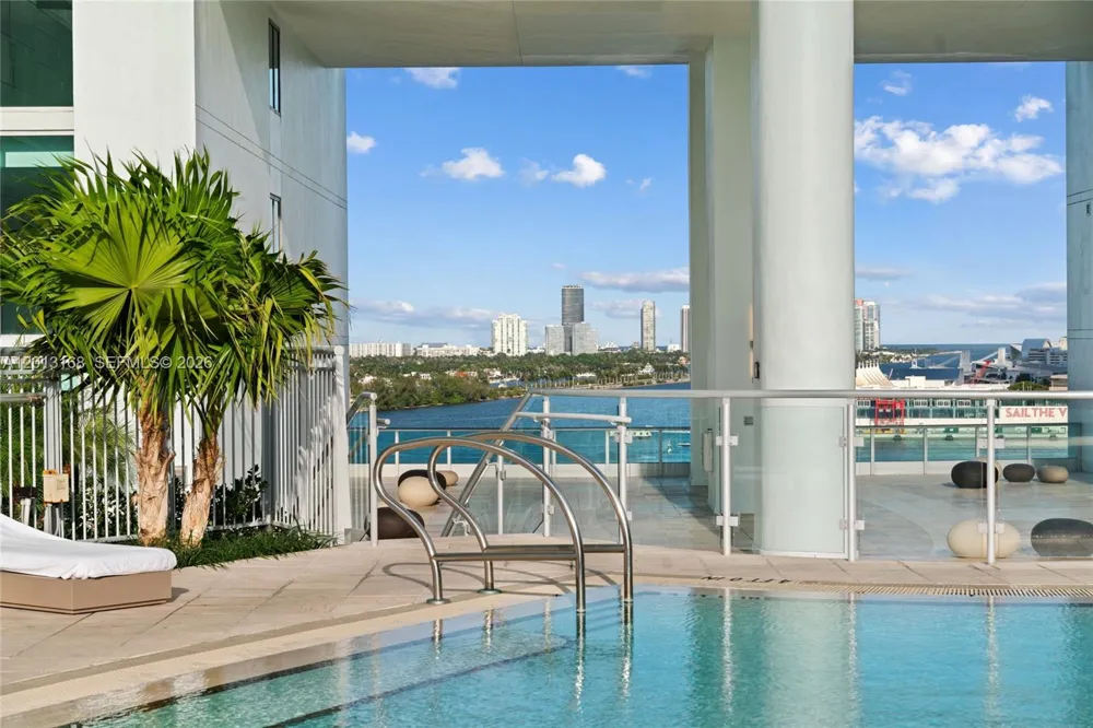 900 Biscayne Blvd #4006 Miami, FL 33132