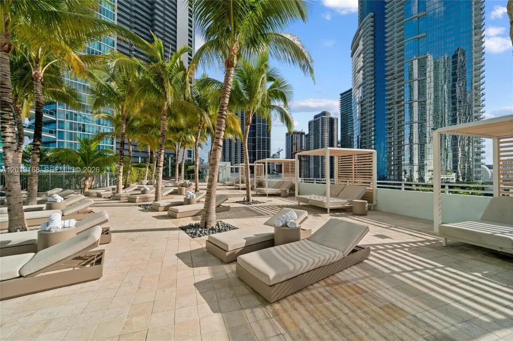 900 Biscayne Blvd #4006 Miami, FL 33132