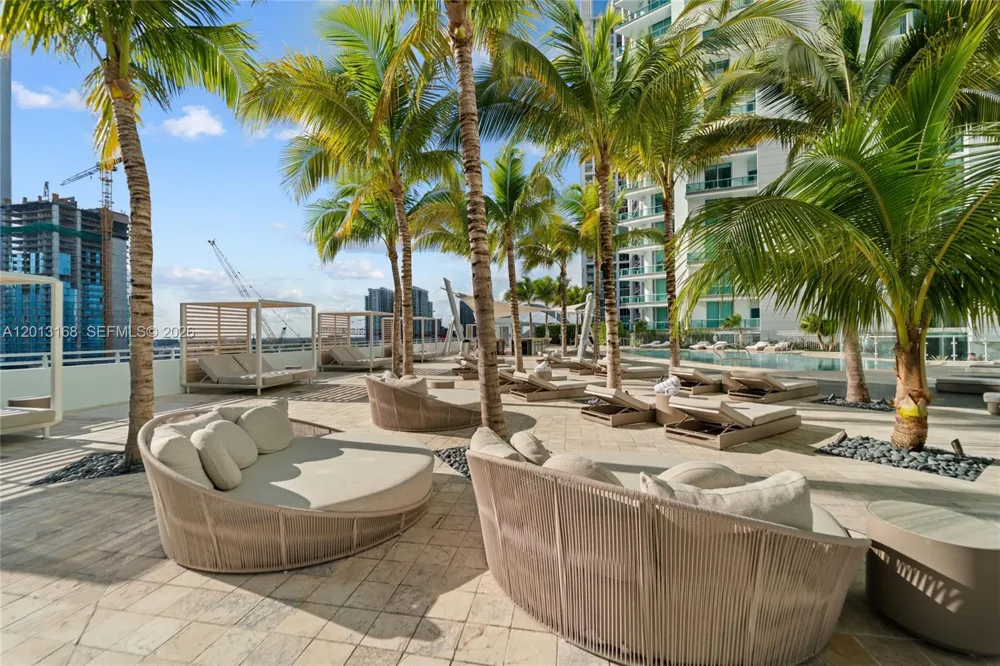 900 Biscayne Blvd #4006 Miami, FL 33132
