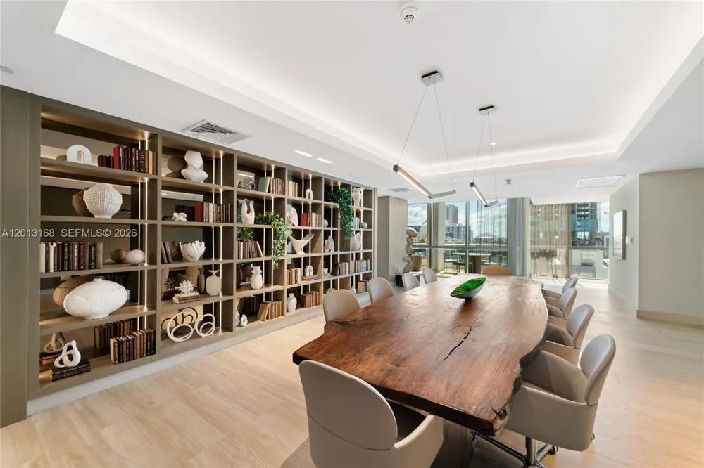 900 Biscayne Blvd #4006 Miami, FL 33132