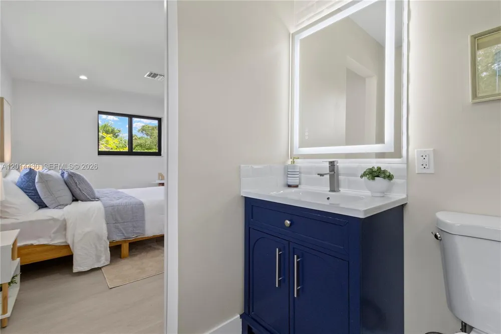10 NW 100th St Miami Shores, FL 33150