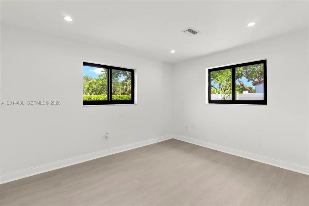 10 NW 100th St Miami Shores, FL 33150
