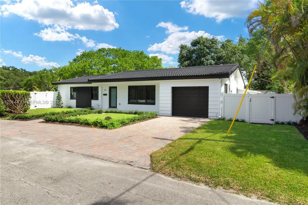 10 NW 100th St Miami Shores, FL 33150