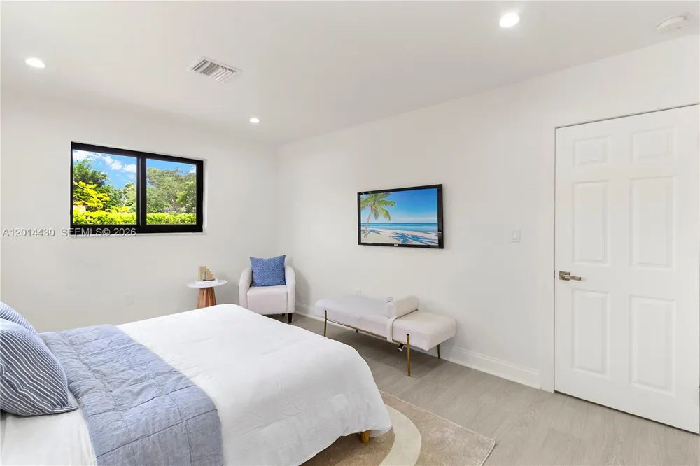 10 NW 100th St Miami Shores, FL 33150