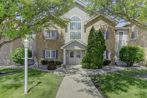 2515 Longwood Drive #102