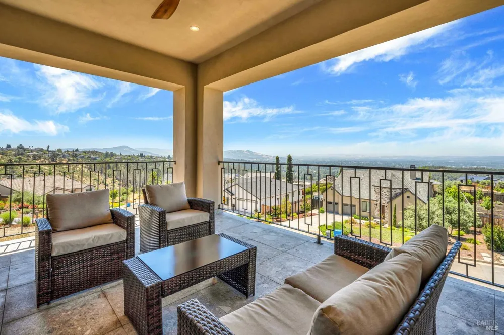 3776 Crown Hill Drive Santa Rosa, CA 95404