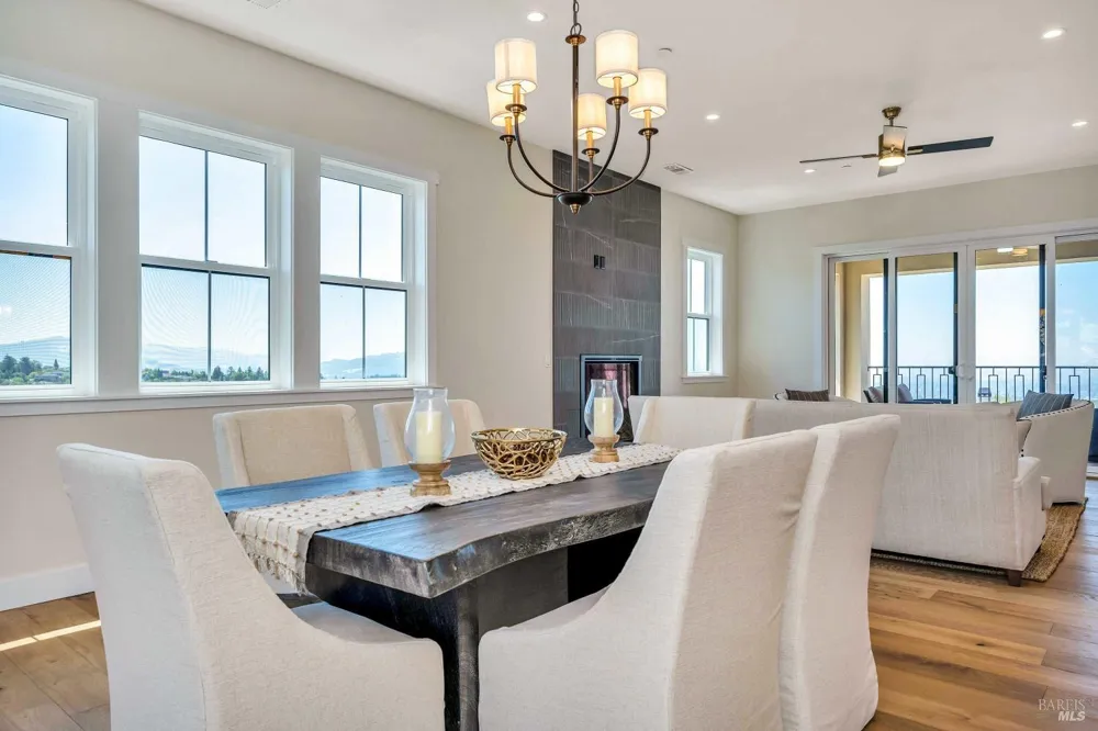 3776 Crown Hill Drive Santa Rosa, CA 95404