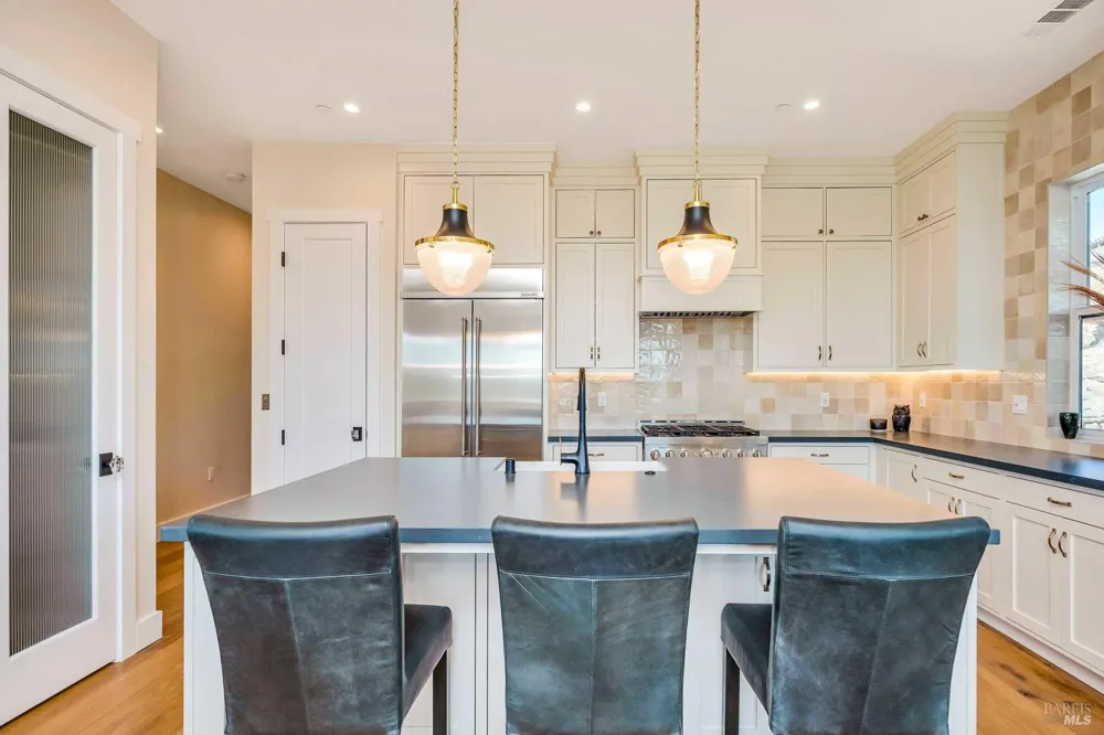 3776 Crown Hill Drive Santa Rosa, CA 95404