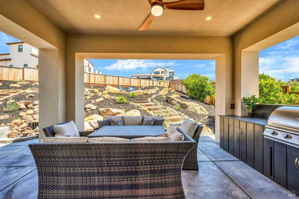 3776 Crown Hill Drive Santa Rosa, CA 95404
